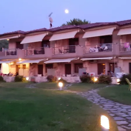 Chasapis Luxury & *