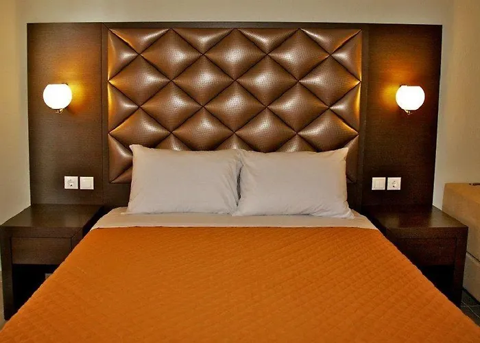 Chasapis Luxury & *