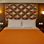 Chasapis Luxury & *