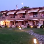 Chasapis Luxury & *