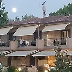 Chasapis Luxury & Vourvourou