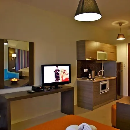 Chasapis Luxury & וורוורו