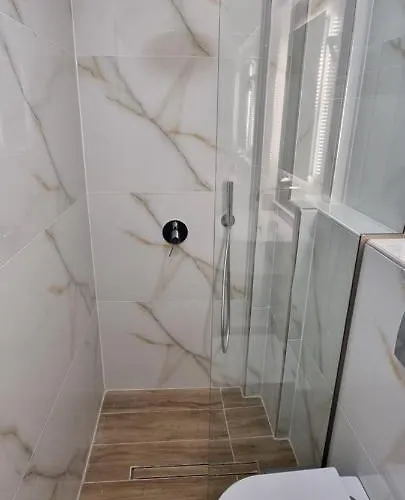 Chasapis Luxury & Apartamento *