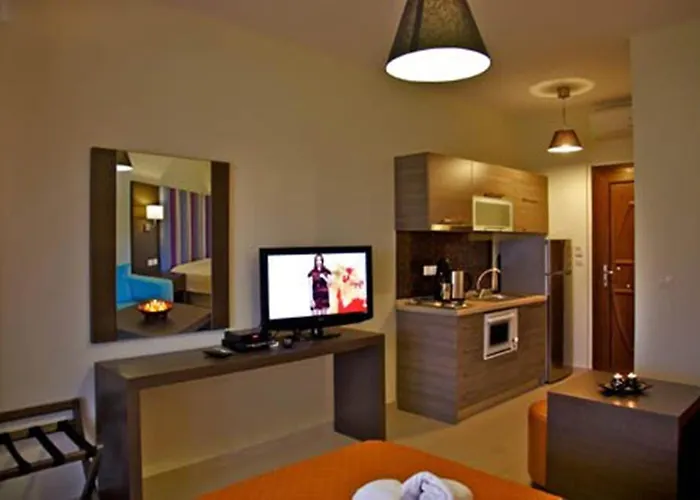 Chasapis Luxury & *